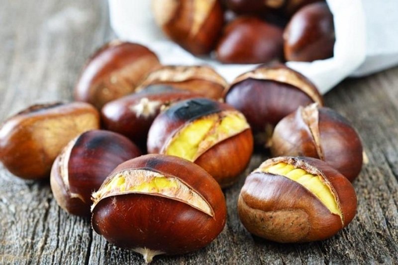 Cách bảo quản hạt dẻ đơn giản nhất tại nhà 4 Có 3 cách để bảo quản hạt dẻ tươi trong thời gian ngắn và thời gian dài.
