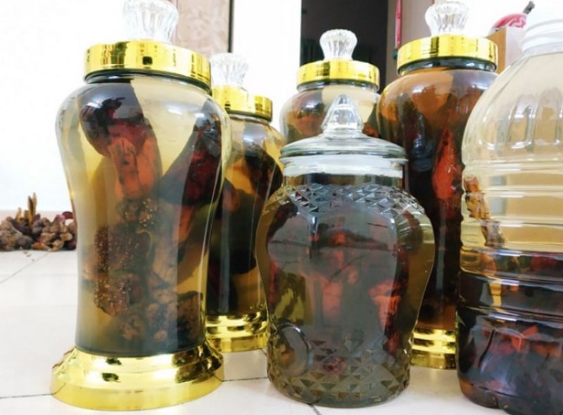 Nấm Ngọc Cẩu Khô - 1 Kg 5 Ngâm rượu nấm ngọc cẩu thái lát nhanh chóng.