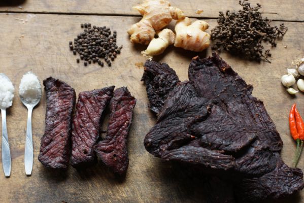 Review giá thịt trâu gác bếp chi tiết tại nhiều tỉnh thành 4 Nguyên liệu sản xuất trâu gác bếp.