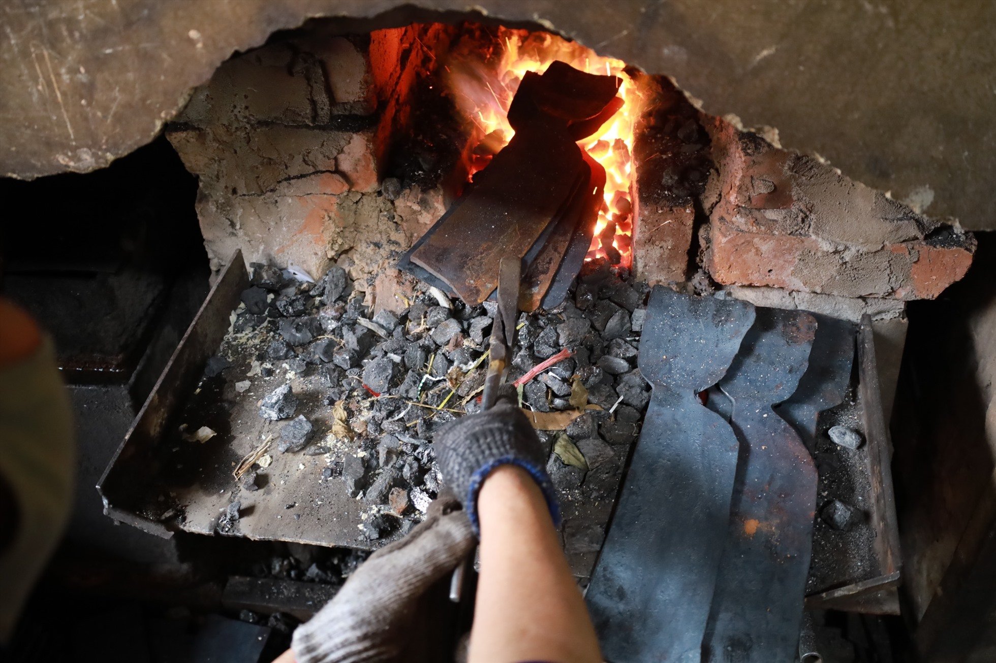 quy trinh ren dao thu cong cua nguoi nung an 662b3e8f1dfb1