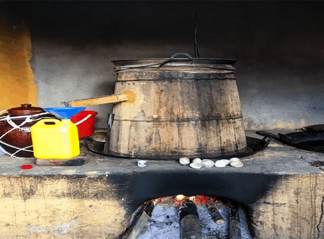 Rượu ngô Bắc Hà - Hương vị ẩm thực độc đáo Tây Bắc 4 Rượu ngô Bắc Hà - Hương vị ẩm thực độc đáo Tây Bắc