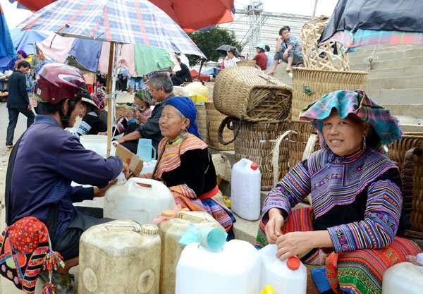Rượu ngô Bắc Hà - Hương vị ẩm thực độc đáo Tây Bắc 8 Rượu ngô Bắc Hà - Hương vị ẩm thực độc đáo Tây Bắc
