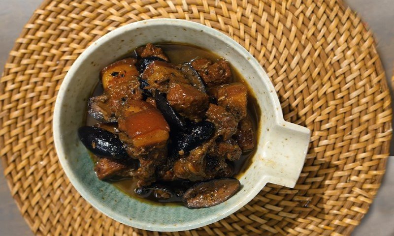 Thịt kho trám